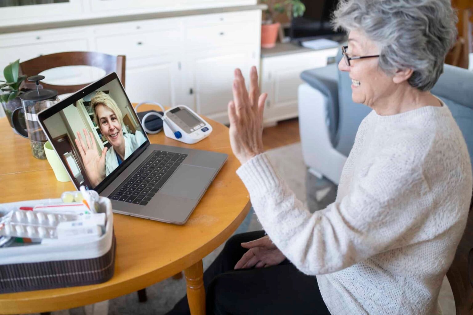 2 High-Yield Dividend Stocks That Could Be a Safer Pick for Canadian Retirees