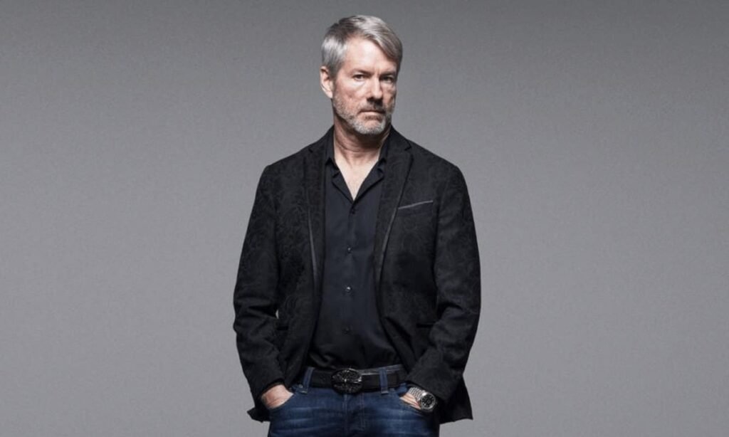 Michael Saylor Hints at Another Bitcoin Move for Strategy: Buy or Sell?