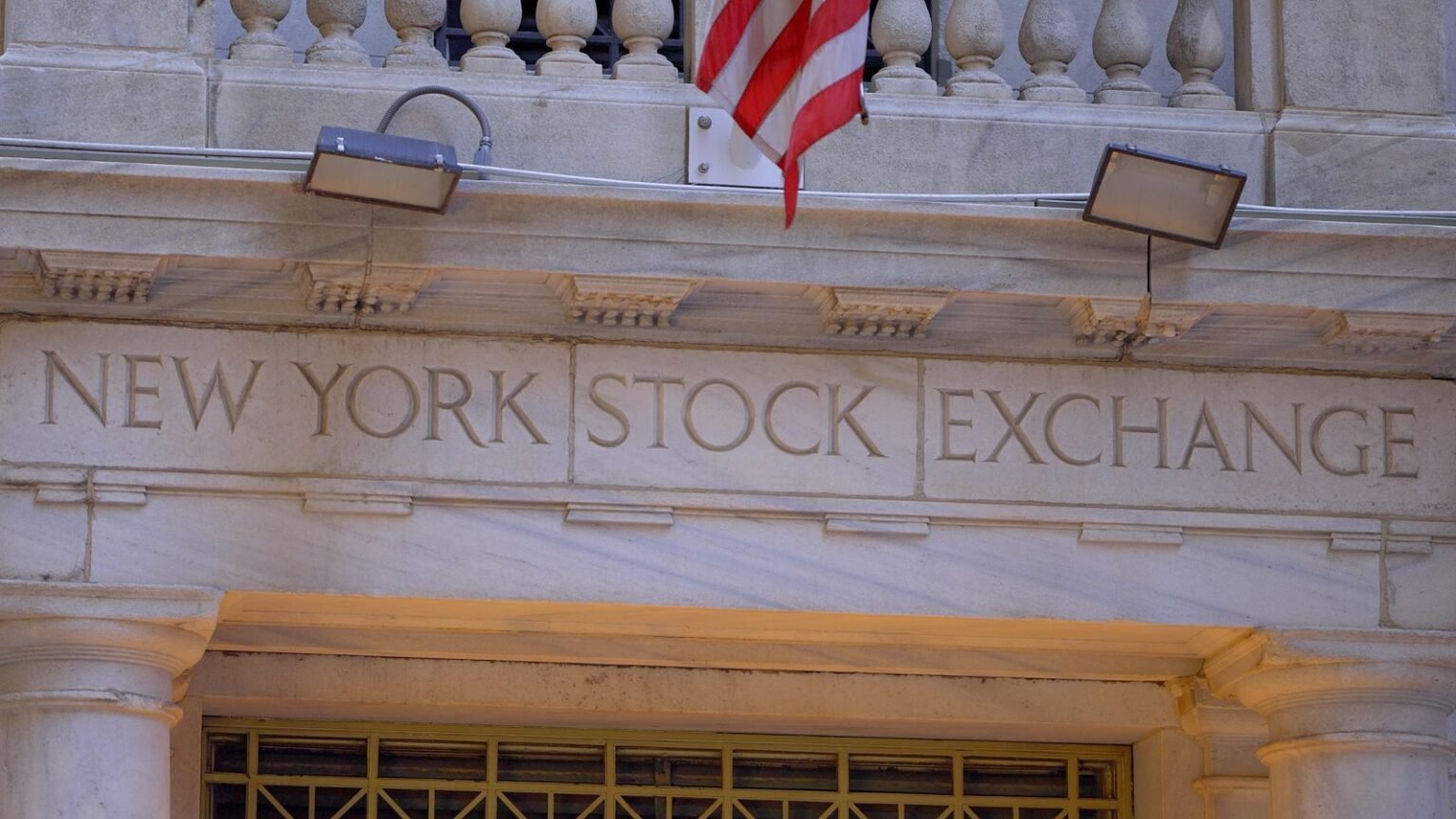 Stocks Settle Higher as Chipmakers Rally and Crude Prices Fall